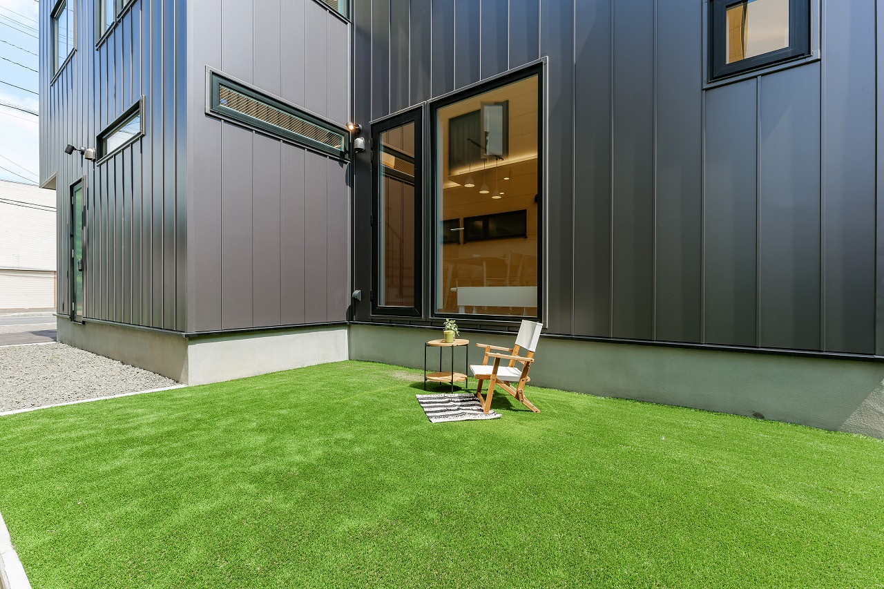 四季を楽しめる心地よい中庭